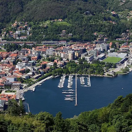 Sleeps 4 Apartment Como