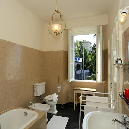 Sleeps 4 Apartment Como