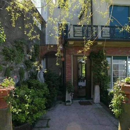 Sleeps 4 *